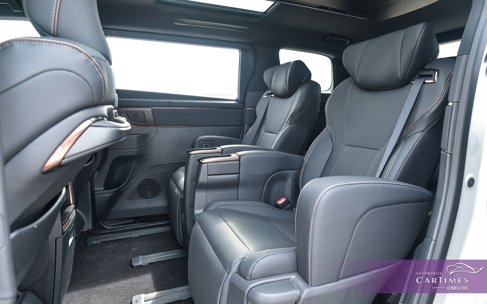 Toyota Alphard 2.5Z Hybrid photo 7